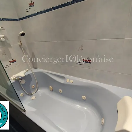 Grande Avec Piscine Pres Du Phare