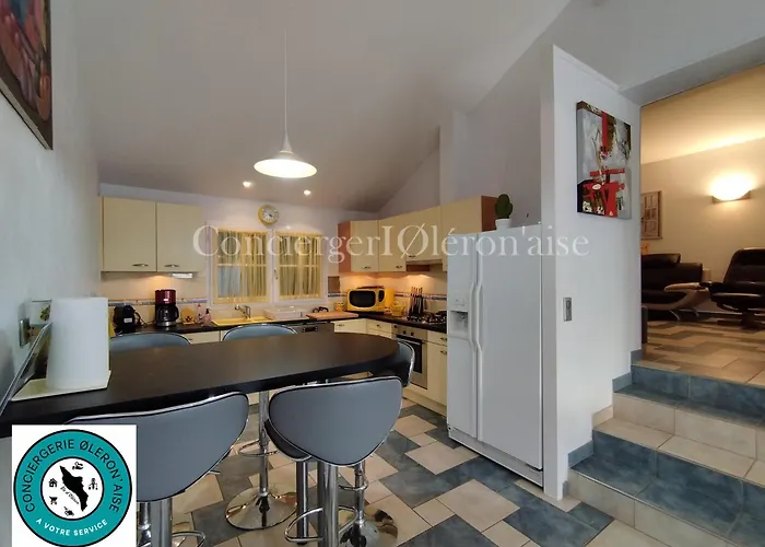 Grande Avec Piscine Pres Du Phare